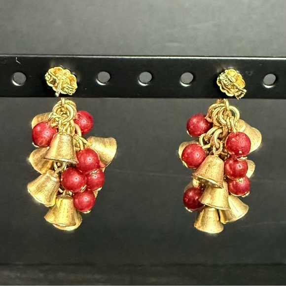 VTG Gold Tone Dangle Drop Christmas Bells & Red Balls/Beads  Earrings By Avon - Picture 4 of 6